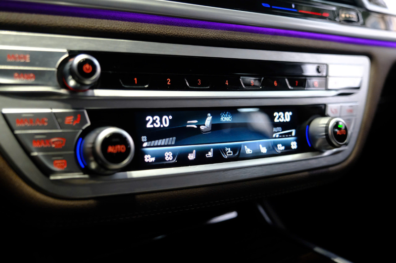 𝐁𝐌𝐖 𝟕𝟒𝟎 𝐏𝐮𝐫𝐞 𝐌𝐨𝐝𝐞𝐥 𝟐𝟎𝟐𝟎 (𝐓𝐫𝐚̆́𝐧𝐠 | 𝐧𝐨̣̂𝐢 𝐭𝐡𝐚̂́𝐭 𝐧𝐚̂𝐮)