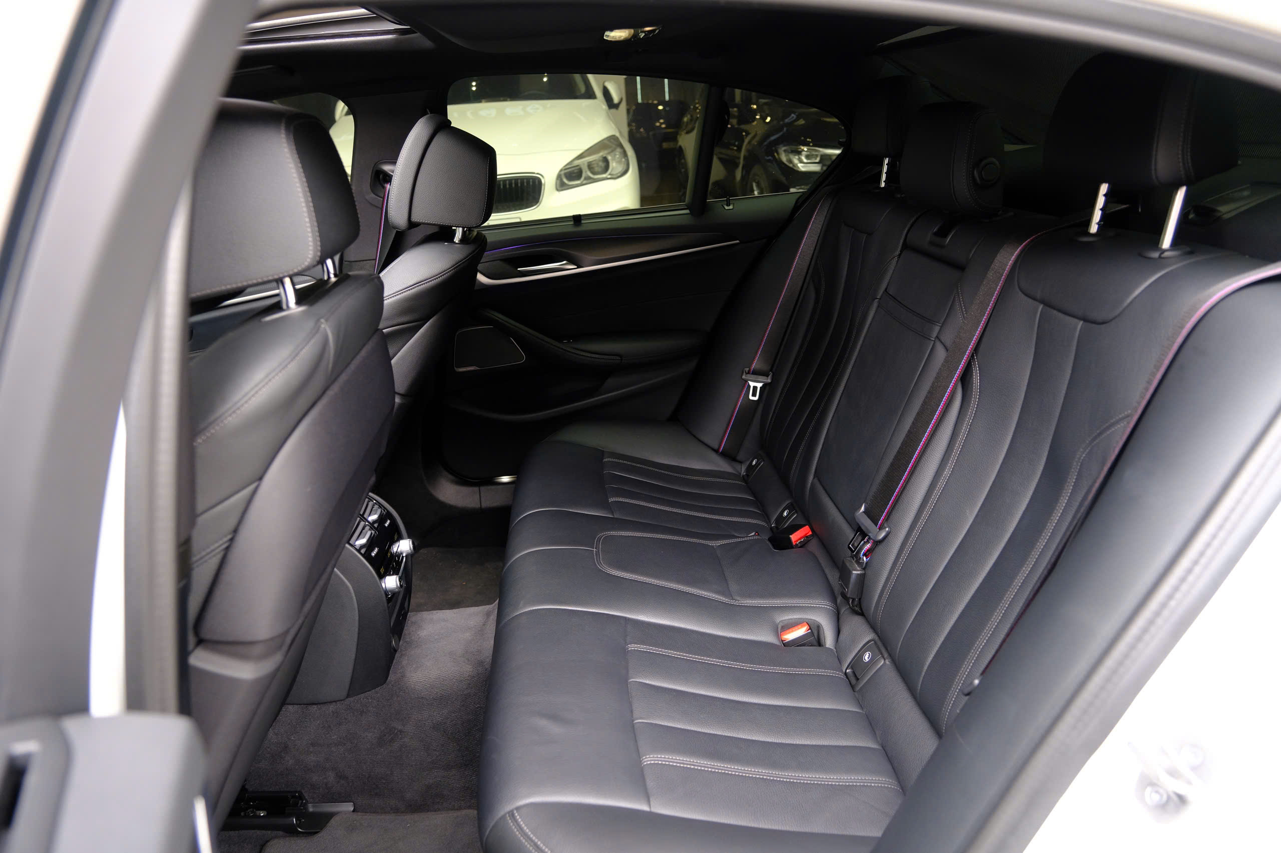 𝐁𝐌𝐖 𝟓𝟑𝟎𝐢 𝐌𝐬𝐩𝐨𝐫𝐭 𝟐𝟎𝟐𝟐 (𝐓𝐫𝐚̆́𝐧𝐠 | 𝐧𝐨̣̂𝐢 𝐭𝐡𝐚̂́𝐭 đ𝐞𝐧)