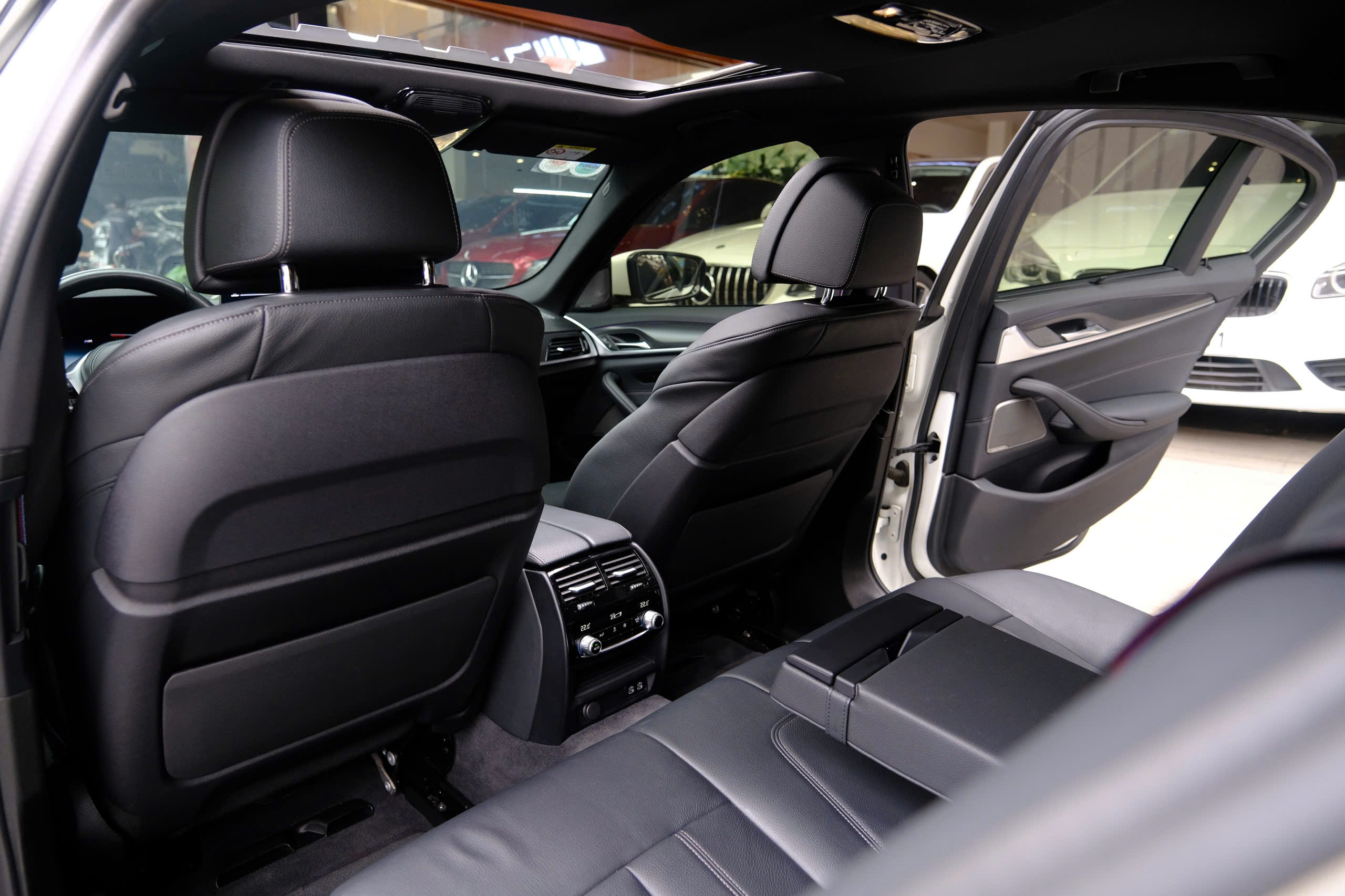 𝐁𝐌𝐖 𝟓𝟑𝟎𝐢 𝐌𝐬𝐩𝐨𝐫𝐭 𝟐𝟎𝟐𝟐 (𝐓𝐫𝐚̆́𝐧𝐠 | 𝐧𝐨̣̂𝐢 𝐭𝐡𝐚̂́𝐭 đ𝐞𝐧)