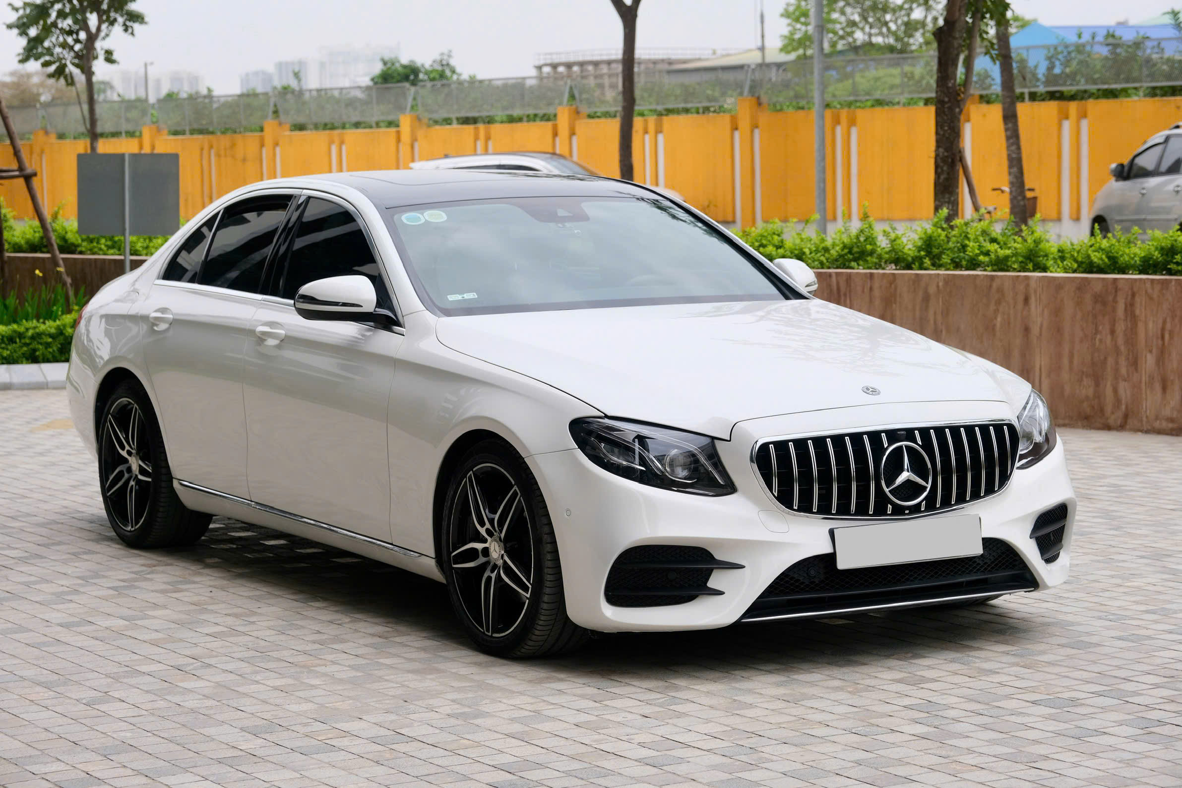 𝐌𝐞𝐫𝐜𝐞𝐝𝐞𝐬 𝐁𝐞𝐧𝐳 𝐄𝟐𝟓𝟎 𝟐𝟎𝟏𝟖 (𝐓𝐫𝐚̆́𝐧𝐠 | 𝐍𝐨̣̂𝐢 𝐭𝐡𝐚̂́𝐭 đ𝐞𝐧)