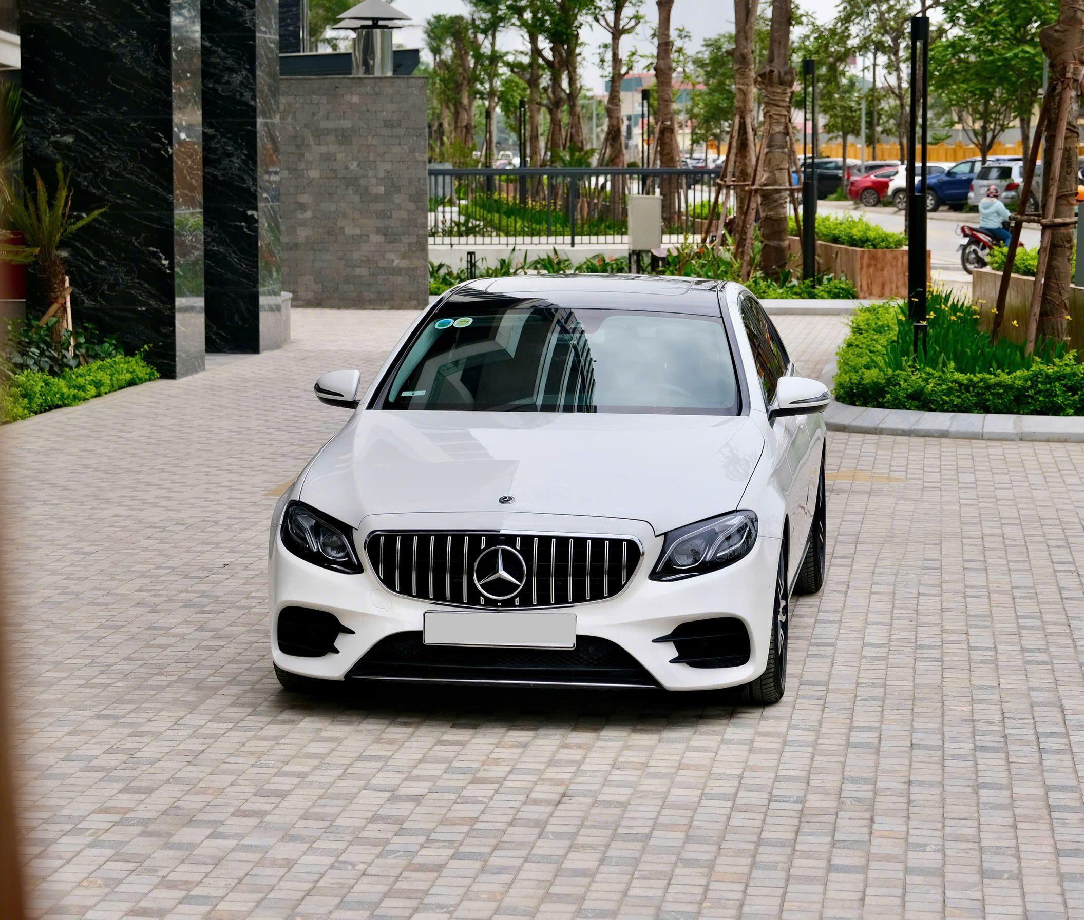 𝐌𝐞𝐫𝐜𝐞𝐝𝐞𝐬 𝐁𝐞𝐧𝐳 𝐄𝟐𝟓𝟎 𝟐𝟎𝟏𝟖 (𝐓𝐫𝐚̆́𝐧𝐠 | 𝐍𝐨̣̂𝐢 𝐭𝐡𝐚̂́𝐭 đ𝐞𝐧)