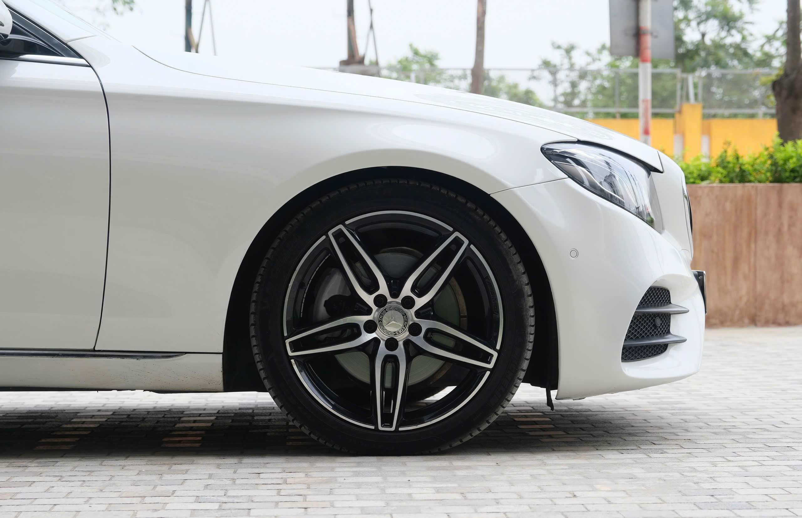 𝐌𝐞𝐫𝐜𝐞𝐝𝐞𝐬 𝐁𝐞𝐧𝐳 𝐄𝟐𝟓𝟎 𝟐𝟎𝟏𝟖 (𝐓𝐫𝐚̆́𝐧𝐠 | 𝐍𝐨̣̂𝐢 𝐭𝐡𝐚̂́𝐭 đ𝐞𝐧)