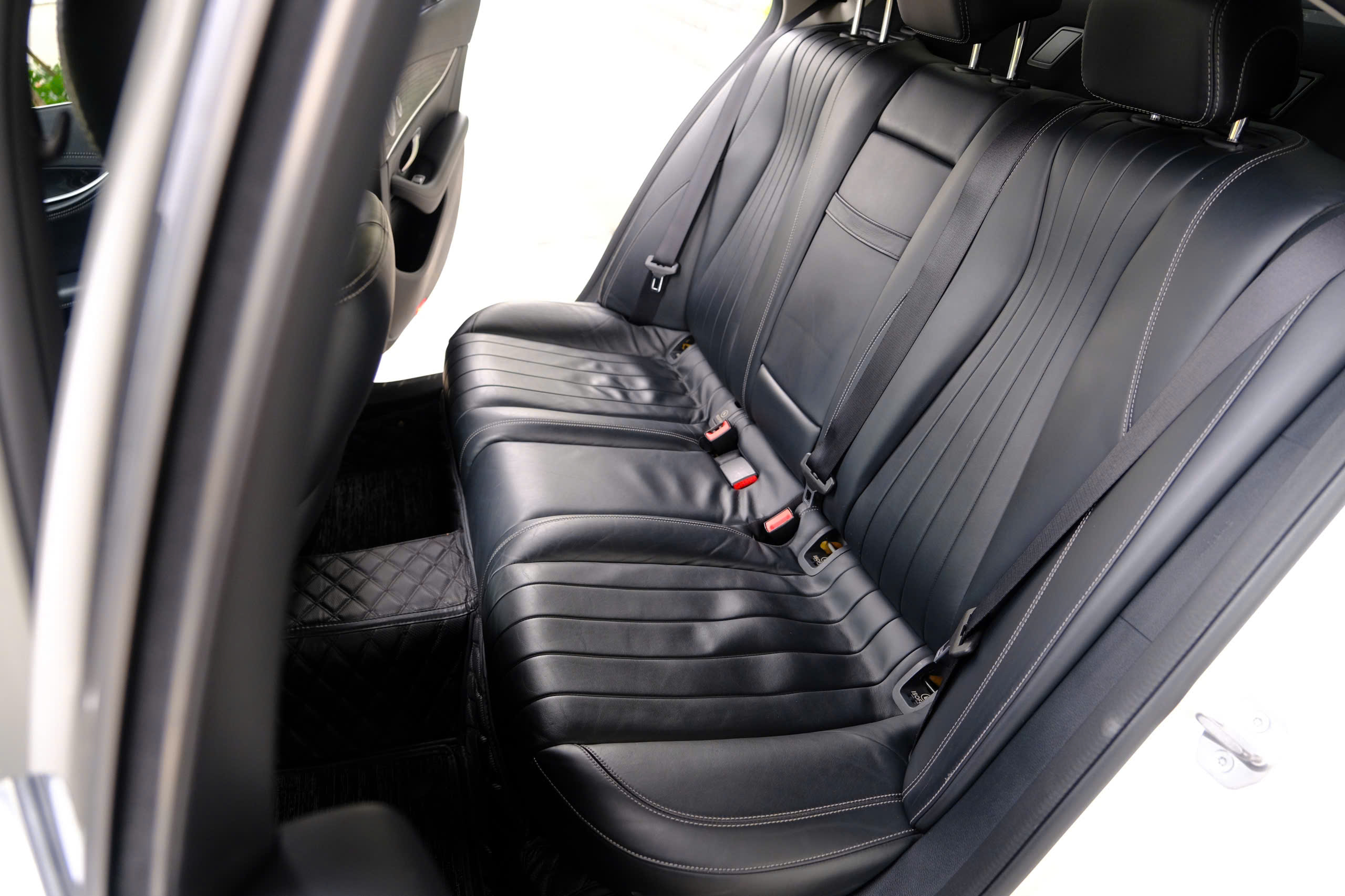 𝐌𝐞𝐫𝐜𝐞𝐝𝐞𝐬 𝐁𝐞𝐧𝐳 𝐄𝟐𝟓𝟎 𝟐𝟎𝟏𝟖 (𝐓𝐫𝐚̆́𝐧𝐠 | 𝐍𝐨̣̂𝐢 𝐭𝐡𝐚̂́𝐭 đ𝐞𝐧)