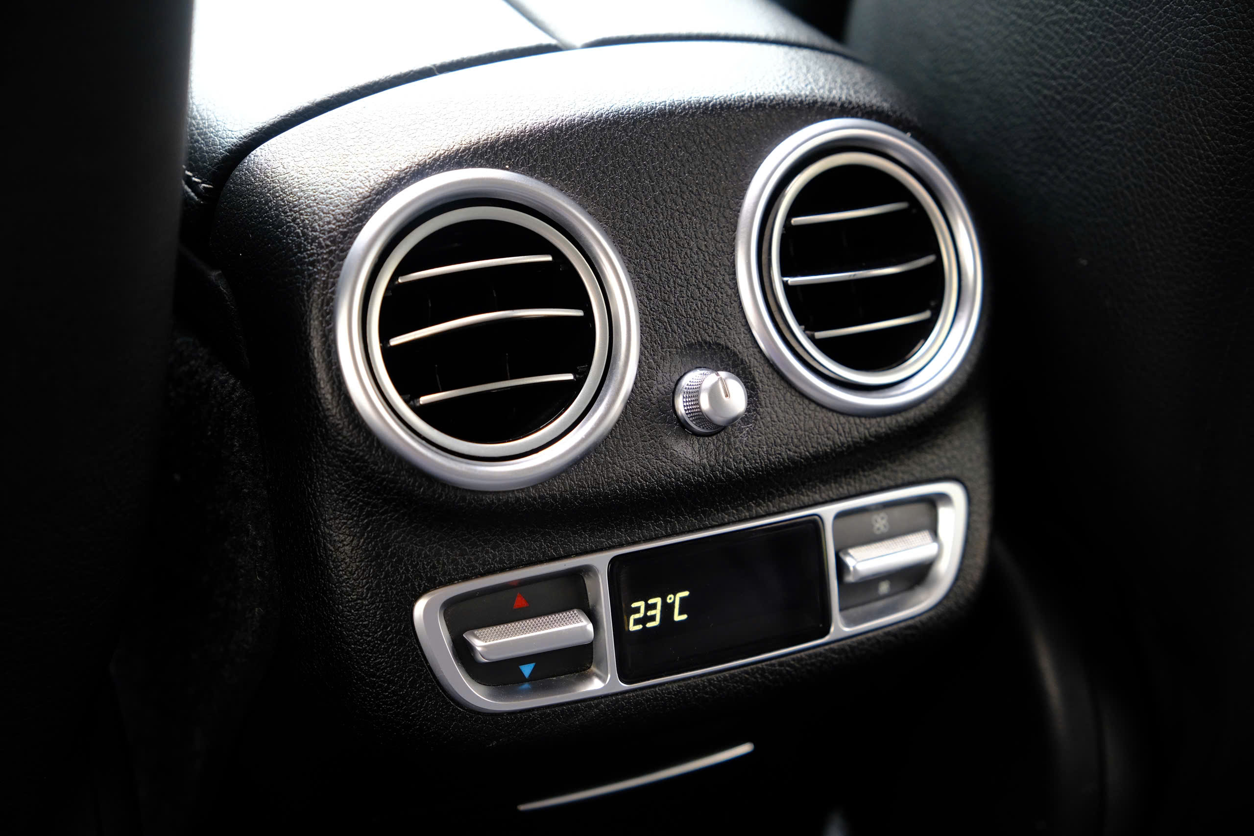 𝐌𝐞𝐫𝐜𝐞𝐝𝐞𝐬 𝐁𝐞𝐧𝐳 𝐄𝟐𝟓𝟎 𝟐𝟎𝟏𝟖 (𝐓𝐫𝐚̆́𝐧𝐠 | 𝐍𝐨̣̂𝐢 𝐭𝐡𝐚̂́𝐭 đ𝐞𝐧)