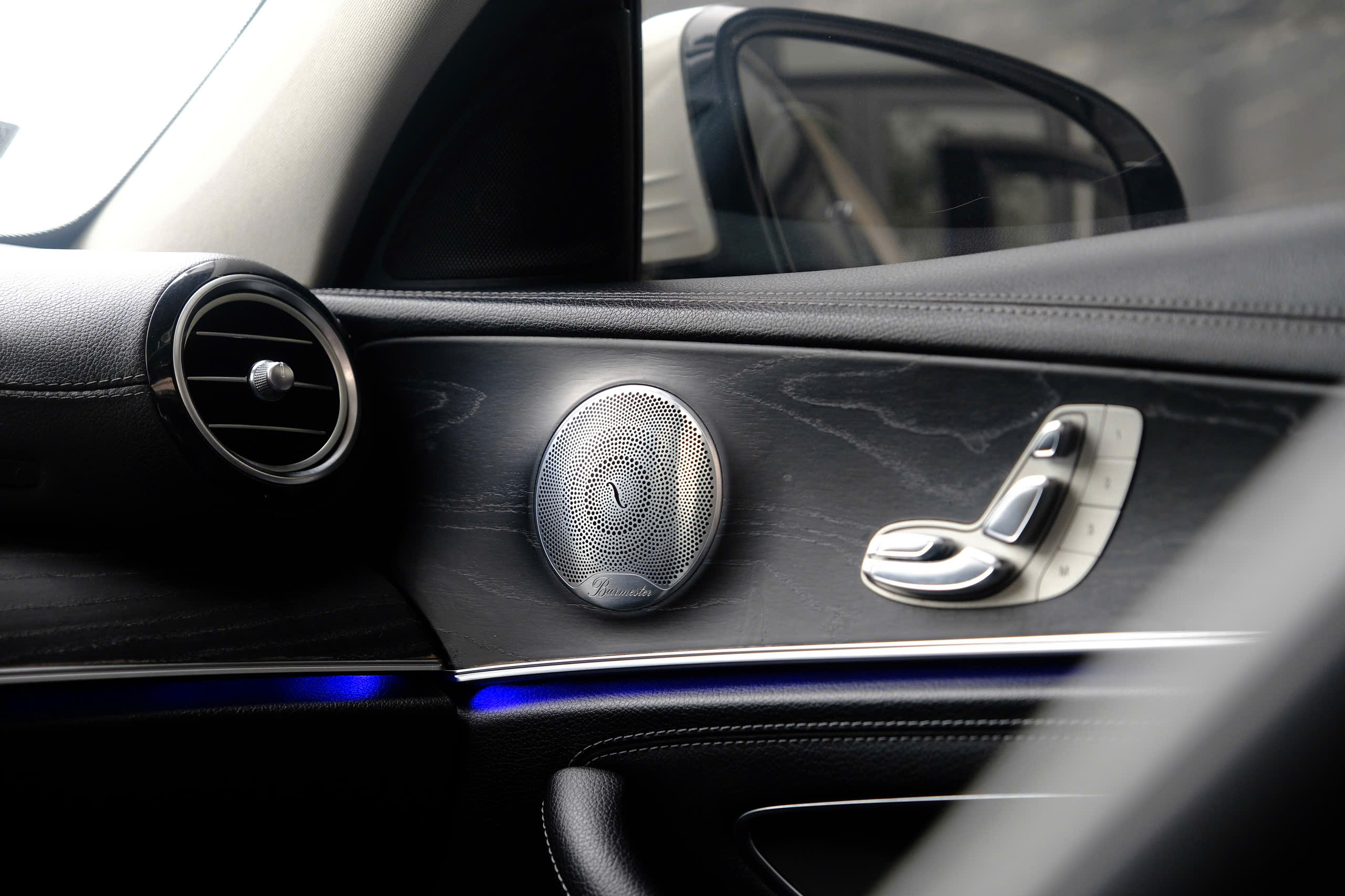 𝐌𝐞𝐫𝐜𝐞𝐝𝐞𝐬 𝐁𝐞𝐧𝐳 𝐄𝟐𝟓𝟎 𝟐𝟎𝟏𝟖 (𝐓𝐫𝐚̆́𝐧𝐠 | 𝐍𝐨̣̂𝐢 𝐭𝐡𝐚̂́𝐭 đ𝐞𝐧)