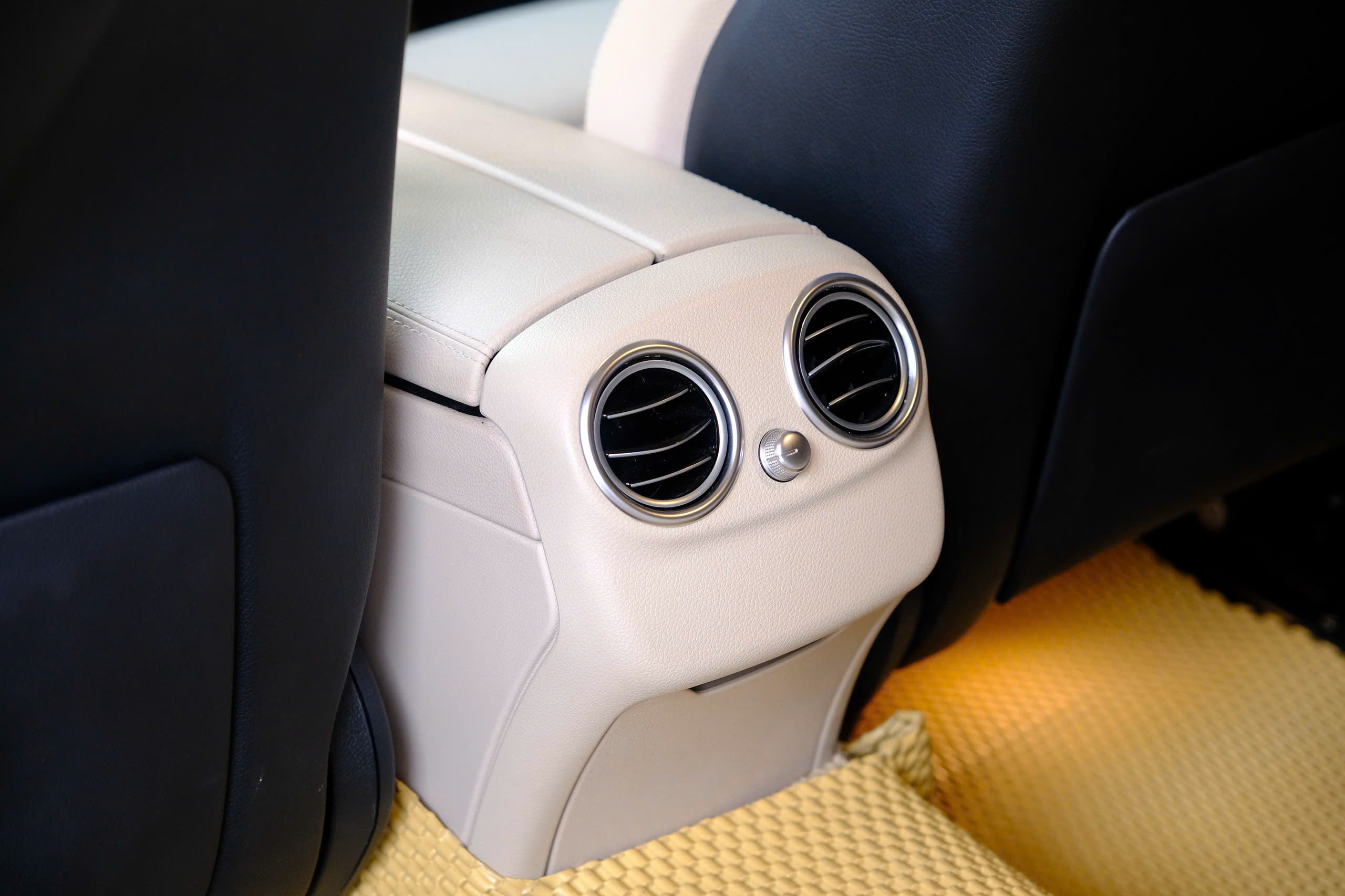 𝐌𝐞𝐫𝐜𝐞𝐝𝐞𝐬 𝐁𝐞𝐧𝐳 𝐂𝟐𝟎𝟎 𝐅𝐚𝐜𝐞𝐥𝐢𝐟𝐭 𝟐𝟎𝟏𝟗 (Đ𝐨̉ | 𝐍𝐨̣̂𝐢 𝐭𝐡𝐚̂́𝐭 𝐧𝐚̂𝐮)