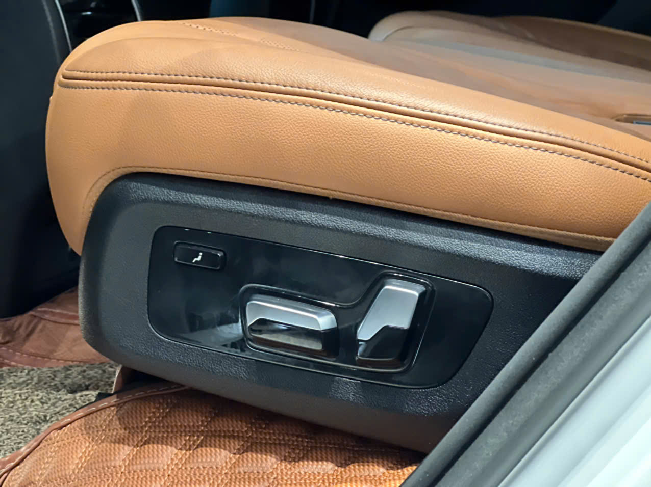 𝐁𝐌𝐖 𝐗𝟓 𝐗𝐝𝐫𝐢𝐯𝐞𝐫 𝟐𝟎𝟏𝟗 (𝐓𝐫𝐚̆́𝐧𝐠 | 𝐍𝐨̣̂𝐢 𝐭𝐡𝐚̂́𝐭 𝐧𝐚̂𝐮)