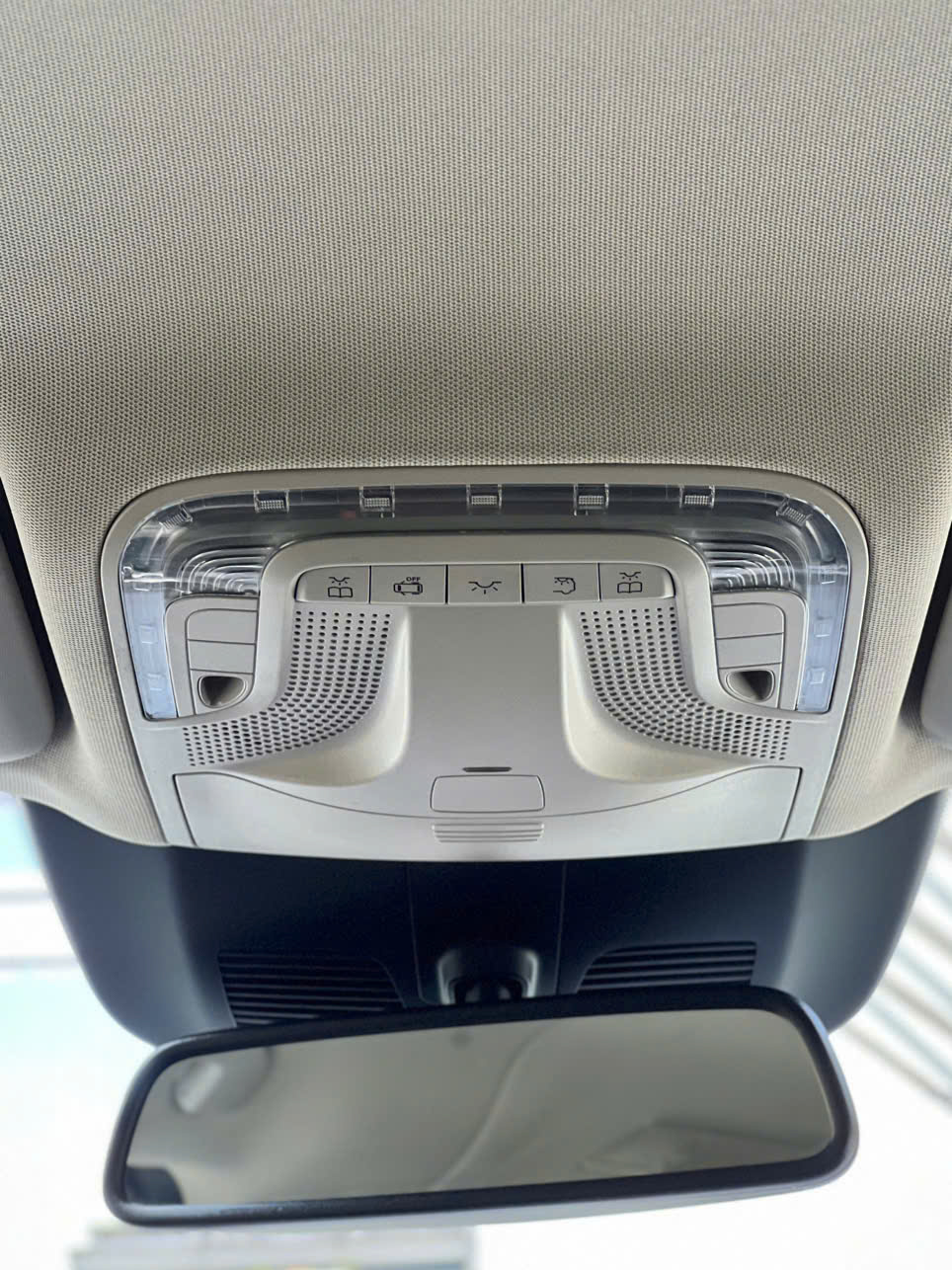 𝐌𝐞𝐫𝐜𝐞𝐝𝐞𝐬 𝐁𝐞𝐧𝐳 𝐕𝟐𝟓𝟎 𝐋𝐮𝐱𝐮𝐫𝐲 𝟐𝟎𝟐𝟏 (𝟕 𝐜𝐡𝐨̂̃ - 𝐂𝐨́ 𝐕𝐀𝐓)