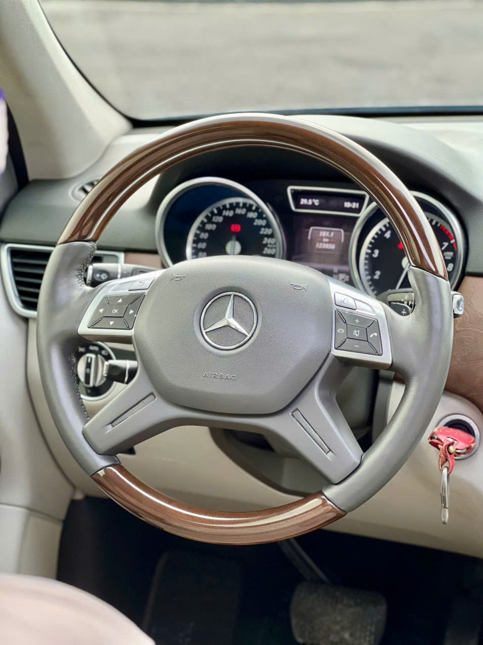 𝐌𝐞𝐫𝐜𝐞𝐝𝐞𝐬 𝐁𝐞𝐧𝐳 𝐌𝐋𝟑𝟓𝟎 𝟐𝟎𝟏𝟐 (Đ𝐞𝐧 | 𝐍𝐨̣̂𝐢 𝐭𝐡𝐚̂́𝐭 𝐠𝐡𝐢)