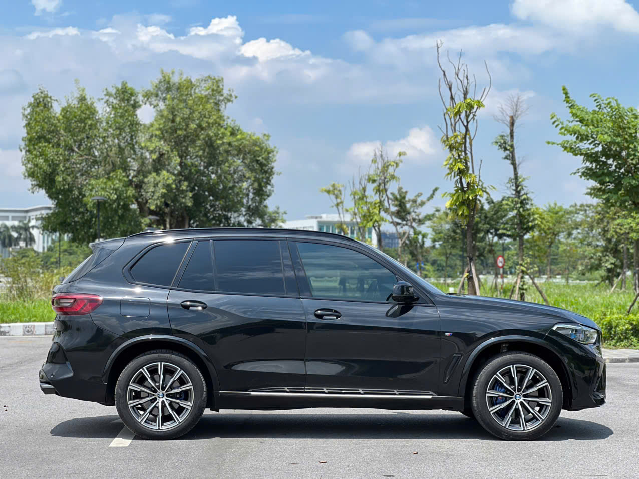 𝐁𝐌𝐖 𝐗𝟓 𝐱𝐃𝐫𝐢𝐯𝐞𝟒𝟎𝐢 𝐌-𝐒𝐩𝐨𝐫𝐭  𝟐𝟎𝟐𝟐 (Đ𝐞𝐧 | 𝐍𝐨̣̂𝐢 𝐭𝐡𝐚̂́𝐭 𝐧𝐚̂𝐮)