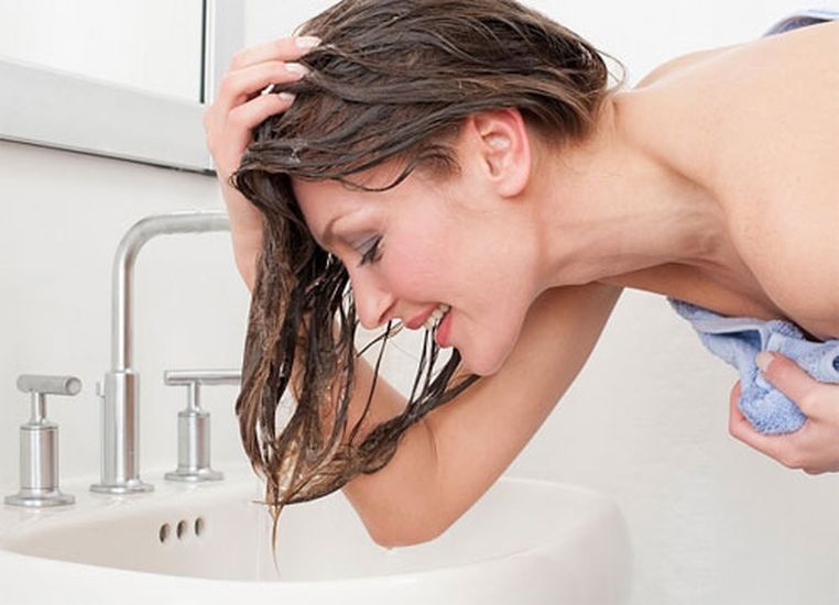 Quy trình gội đầu và chăm sóc tóc đúng cách Cosmocare