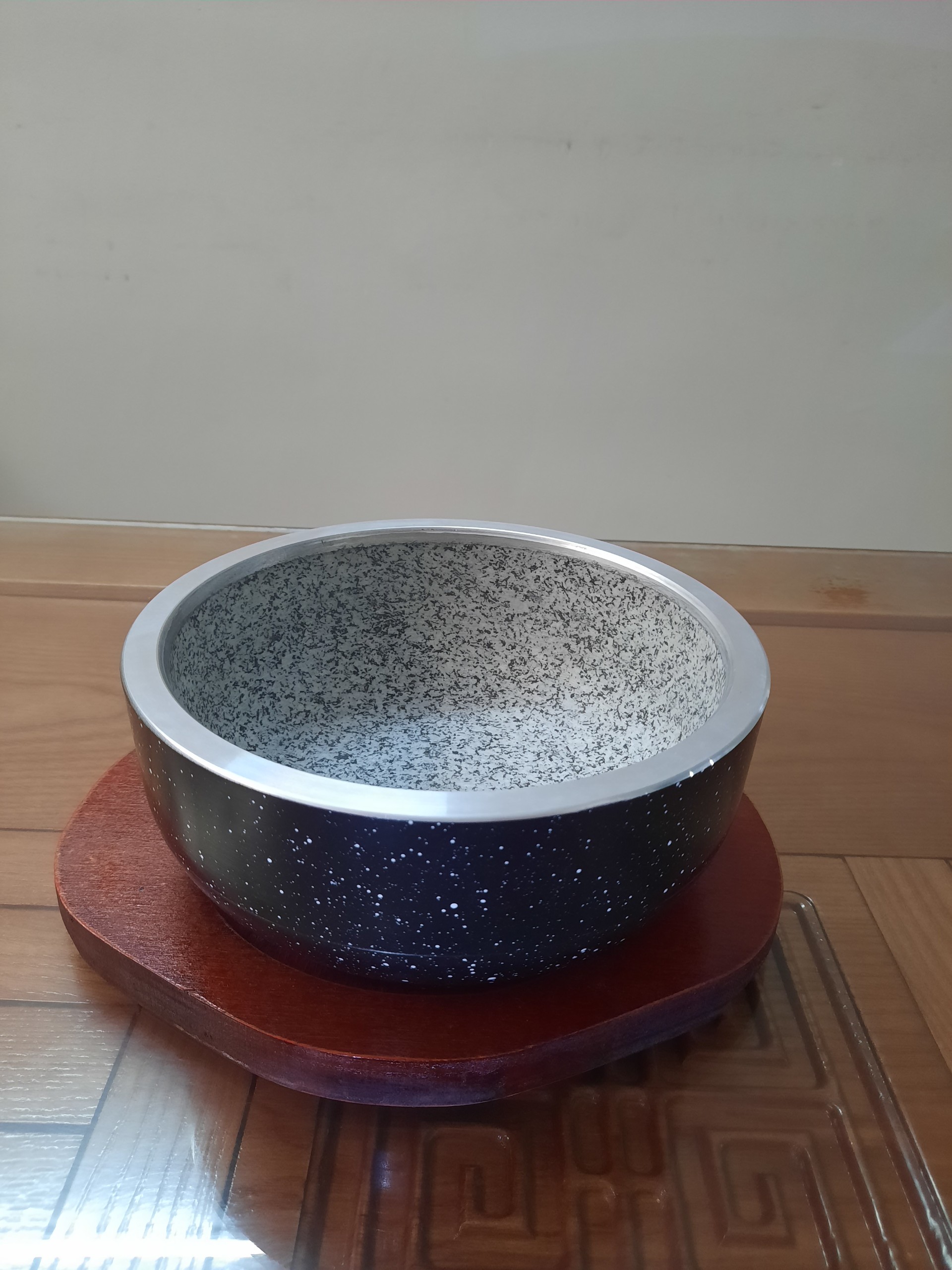 Thố đá hợp kim, Bát đá bọc nhôm cao cấp