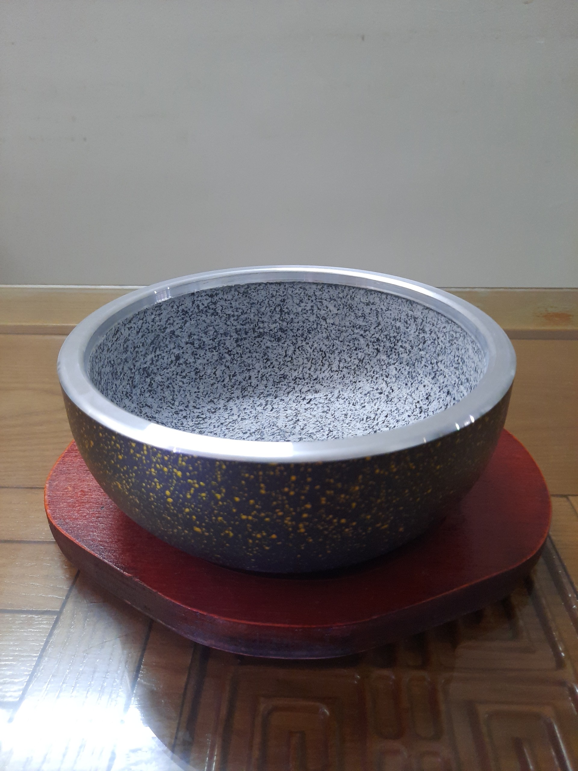 Thố đá hợp kim, Bát đá bọc nhôm cao cấp