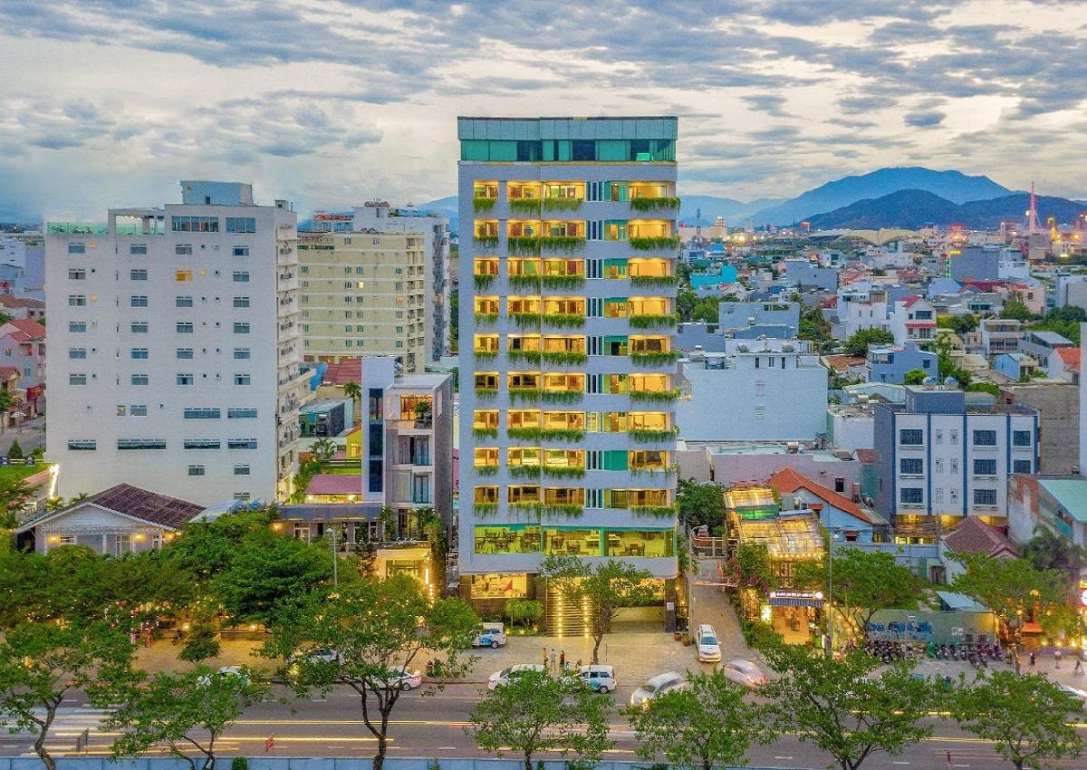 KHÁCH SẠN FANSIPAN ĐÀ NẴNG