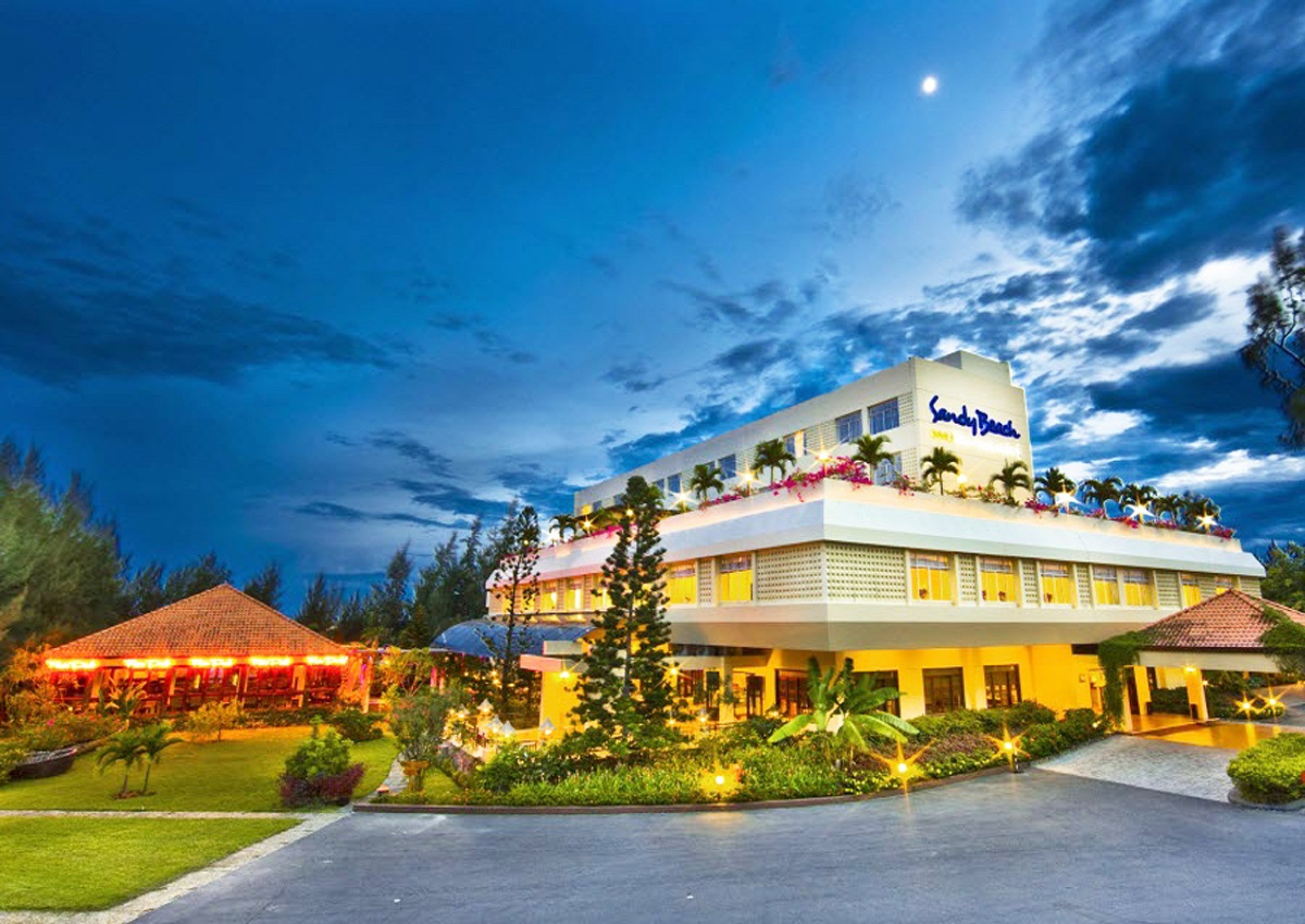 CENTARA SANDY BEACH RESORT ĐÀ NẴNG