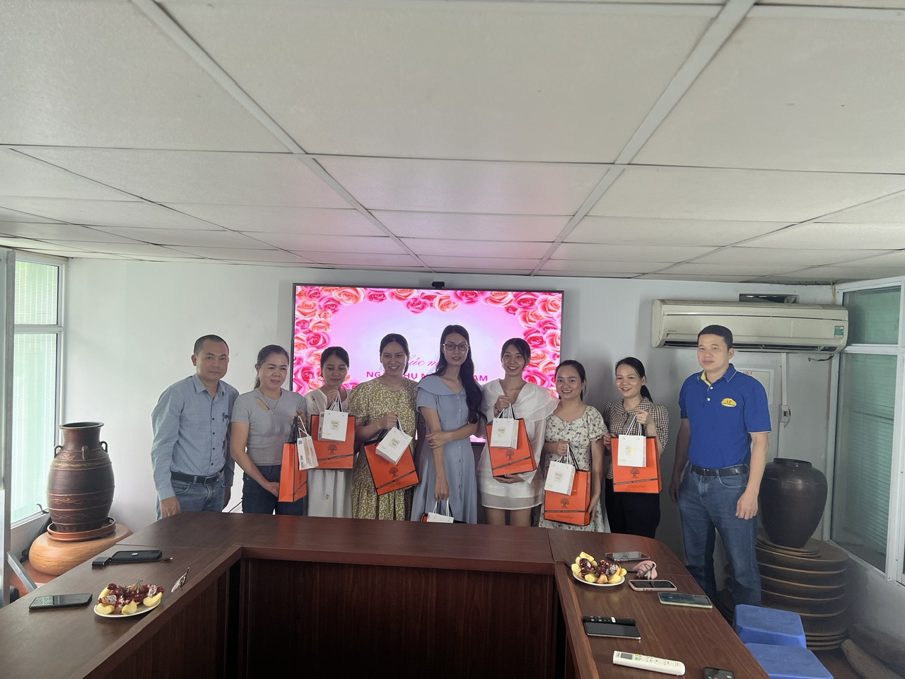 Giao lưu, gặp gỡ chúc mừng cán bộ nhân viên nữ nhân dịp kỷ niệm 93 năm ngày thành lập Hội liên hiệp Phụ nữ Việt Nam (20/10/1930 - 20/10/2023)