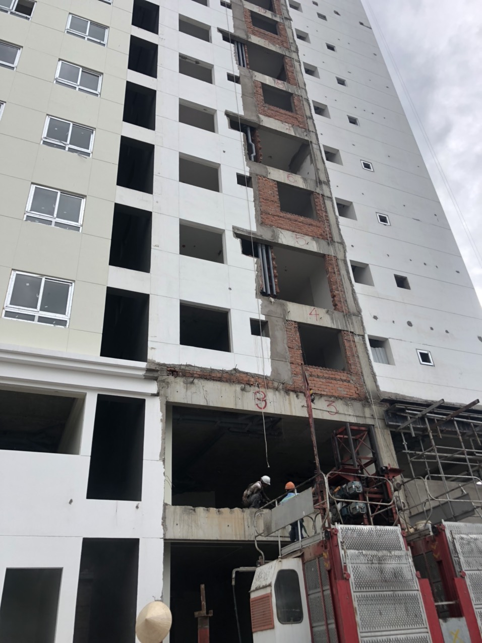 Tháo vận thăng Block B6 - Dự án Topaz Home 2, Quận 9, Tp Hồ Chí Minh