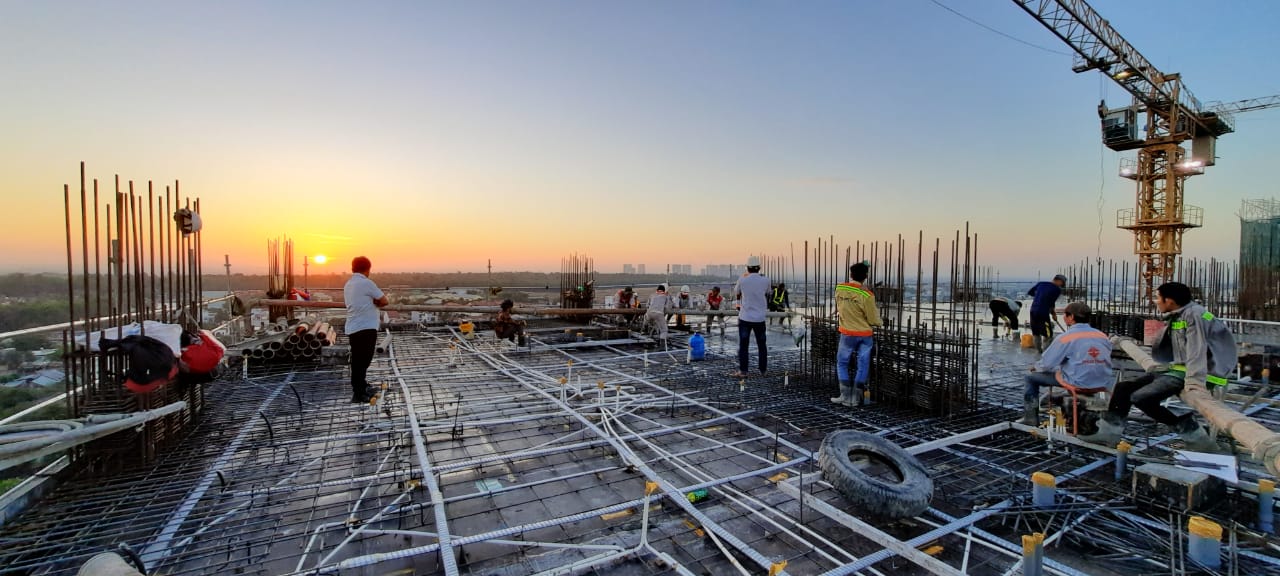 Bình minh rực rỡ trên công trường dự án Topaz Home 2 - Quận 9 - TP Hồ Chí Minh