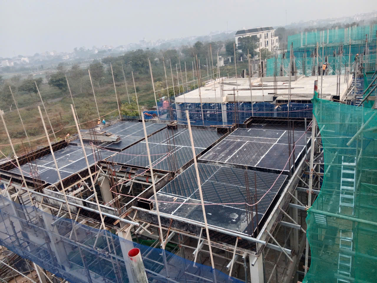 Nhà thầu Anh Phát thi công xây thô và hoàn thiện 22 căn nhà đơn lập tại Dự án Minh Đức