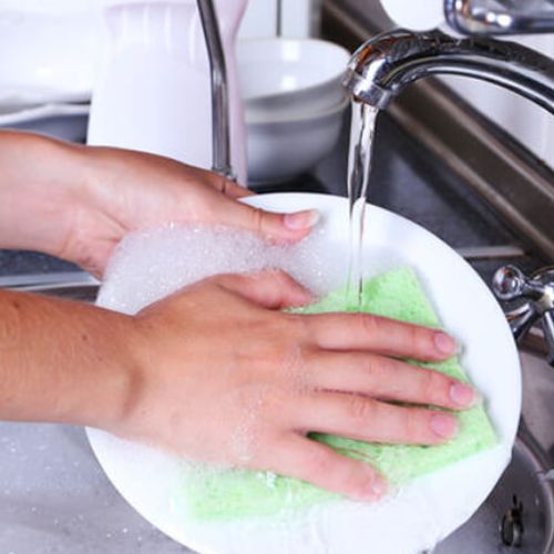 Tips chọn nước rửa chén không màu các bà nội trợ nên lưu ngay
