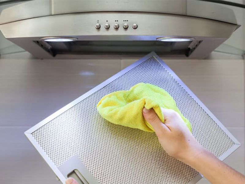  Vệ sinh sạch máy hút mùi