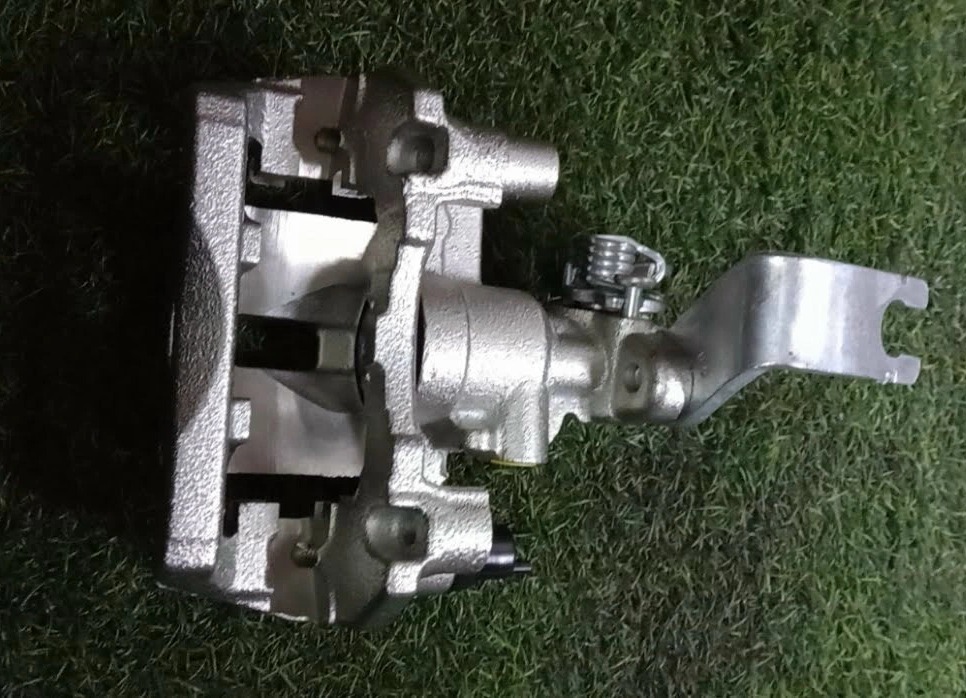 Cùm phanh sau Ford Laser 1.8