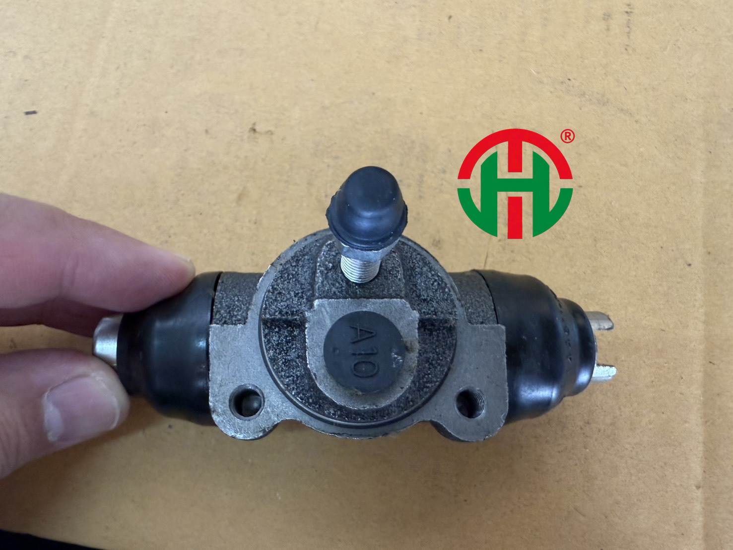 Xi lanh phanh sau Ranger, Everest, BT50 2013-2023 xịn mới UR5826610 UR58 26610