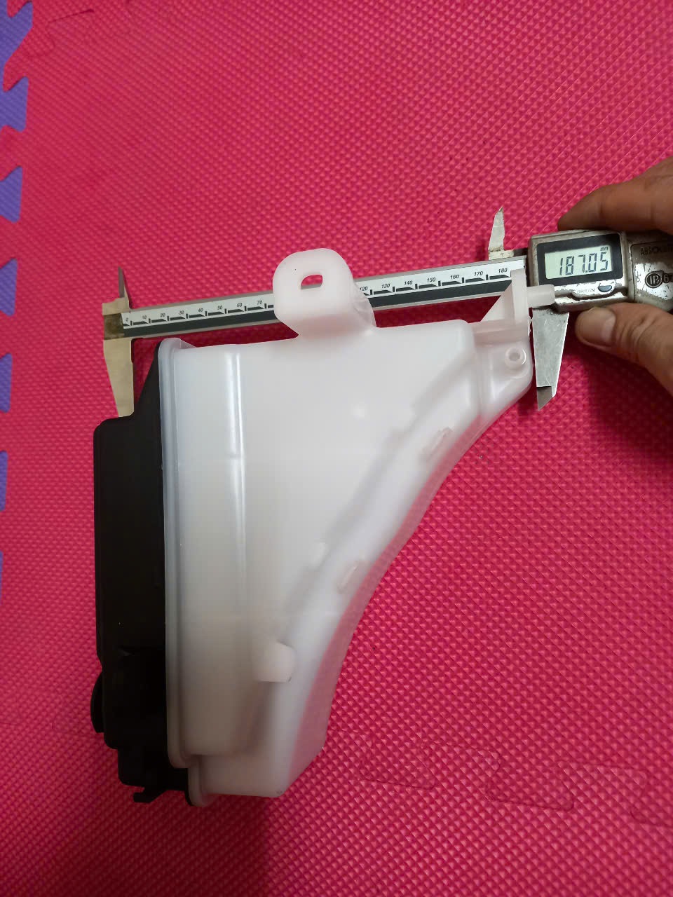 Bình nước phụ HYUNDAI CLICK, GETZ 2002-2011 Mã 254311C000