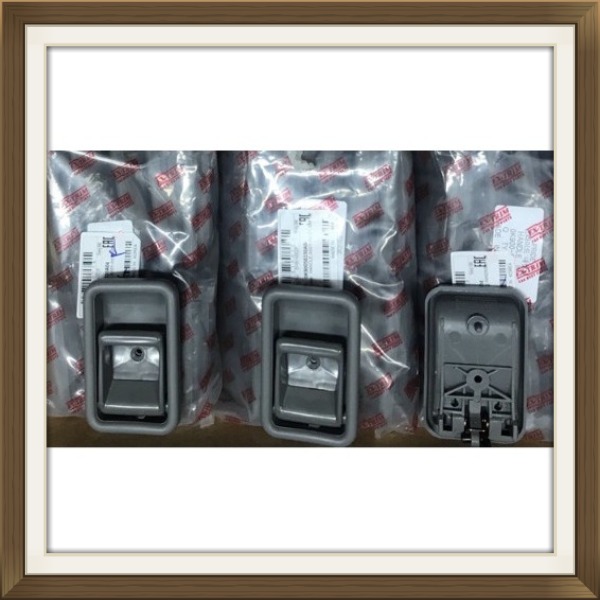 Tay mở cửa trong xe Kia Pride 1995 Mã 0K90058330A04