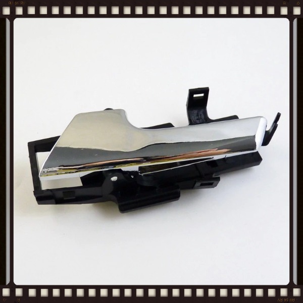 Tay mở cửa trong trái xe Daewoo Gentra Mã P96462709