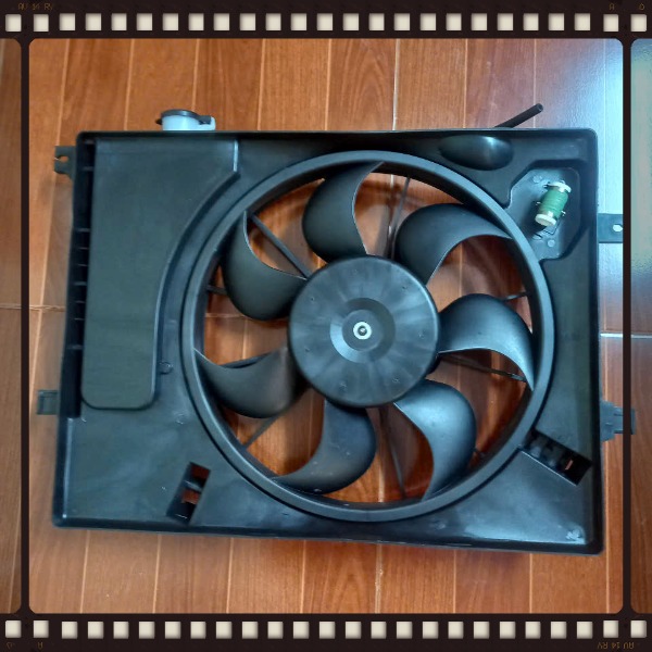 Quạt gió két nước xe Hyundai Avante 2011-2013 Mã 253803X000