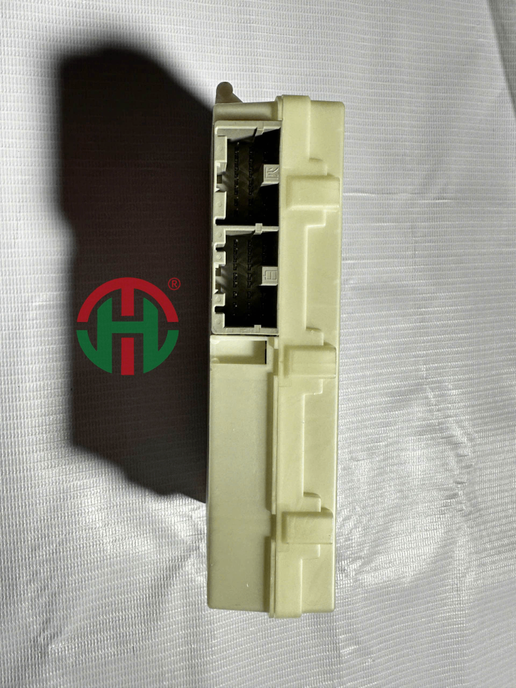 HỘP ETACS XPANDER 8637B281