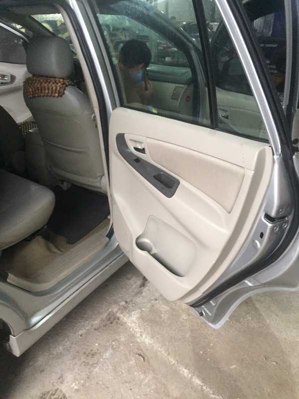 Toyota Innova MT 2.0 E 2015