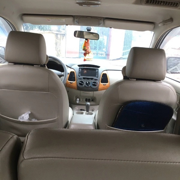 Toyota Innova V 2009 AT