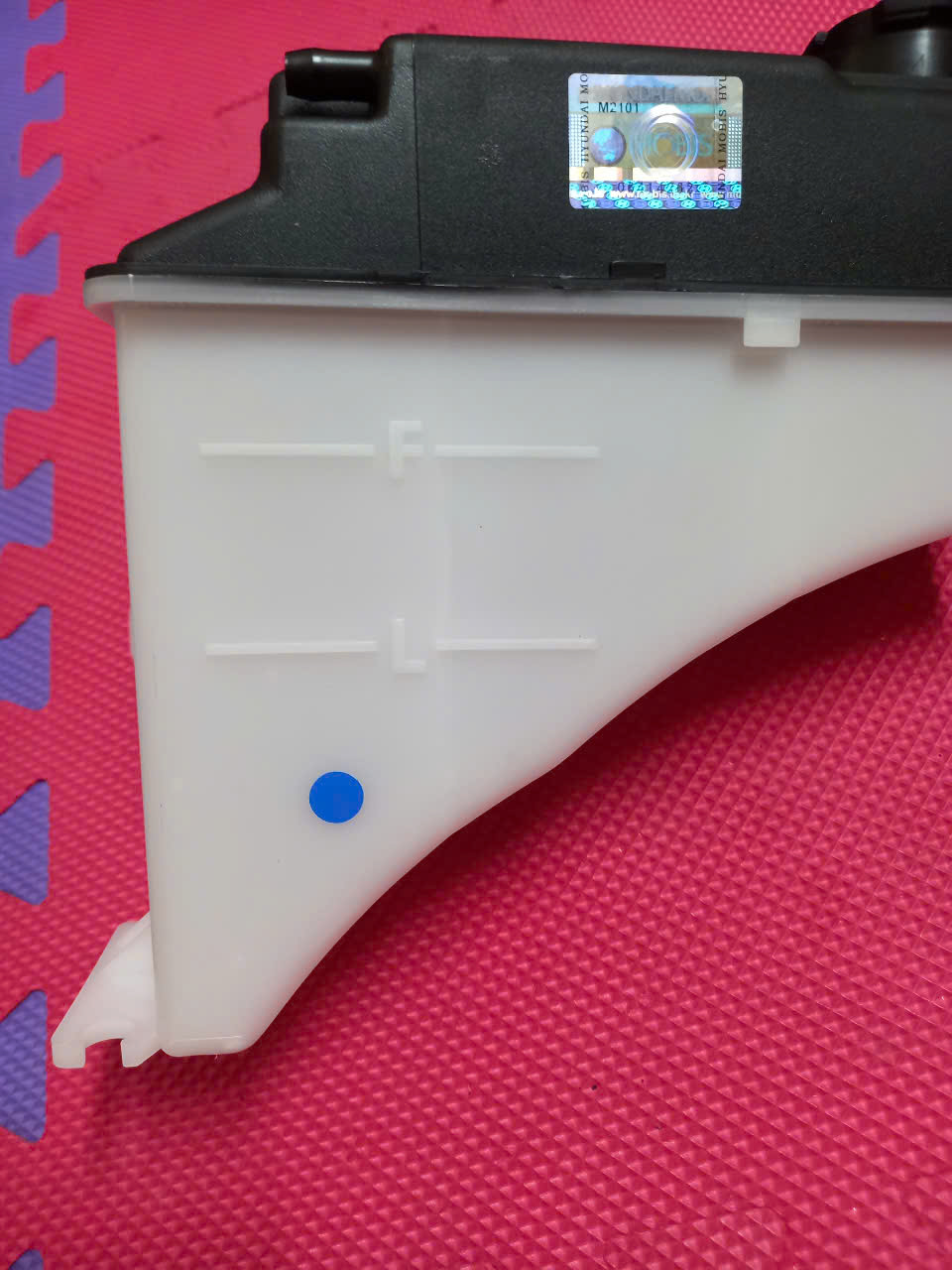 Bình nước phụ HYUNDAI CLICK, GETZ 2002-2011 Mã 254311C000