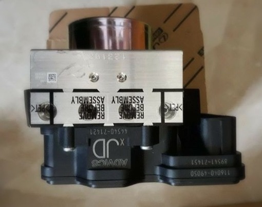 Cụm bơm ABS xe Toyota Fortuner