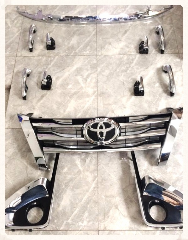 Mặt ca lăng xe Toyota Fortuner