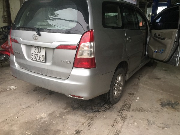Toyota Innova MT 2.0 E 2015