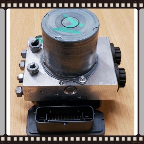 Cụm bơm ABS xe Ford Ranger WildTrak 2016 Máy 3.2 Mã GB3Z-2C405-AC