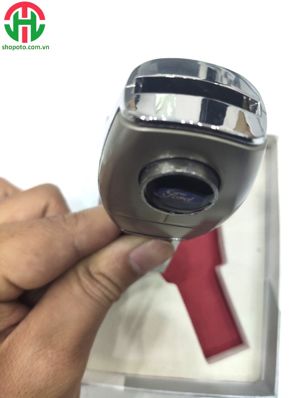 Chốt đai an toàn Ford có khe cắm dây