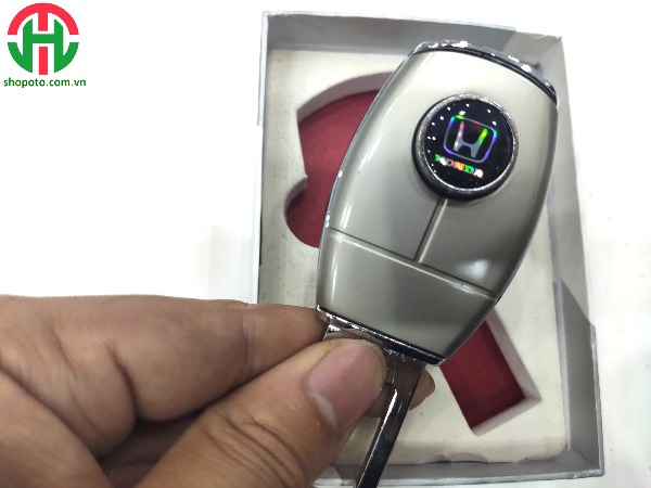 Chốt đai an toàn Honda có khe cắm dây