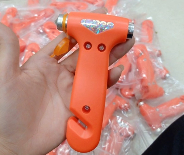 Búa thoát hiểm ô tô