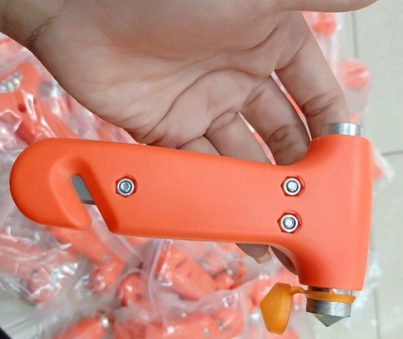 Búa thoát hiểm ô tô