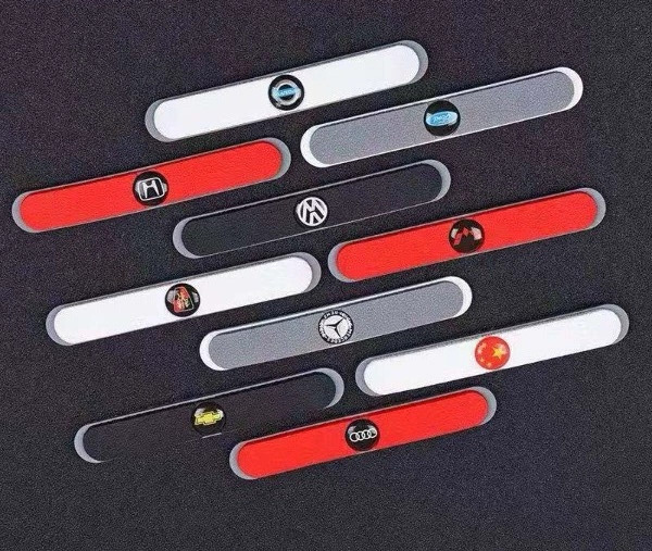 Nẹp cốp chống xước logo hãng xe
