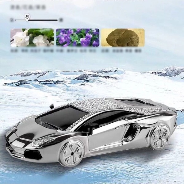 Mô hình ô tô đặt trên Taplo