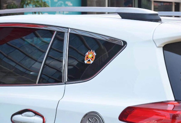 Tem dán xe ô tô ngộ nghĩnh