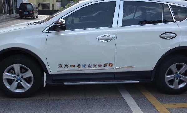 Tem dán xe ô tô ngộ nghĩnh