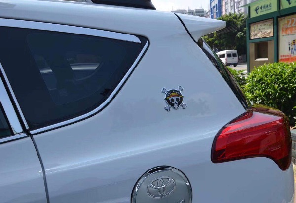 Tem dán xe ô tô ngộ nghĩnh