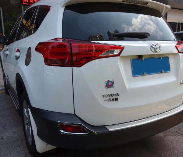 Tem dán xe ô tô ngộ nghĩnh