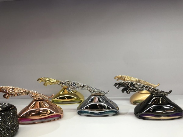 Nước hoa hình con báo